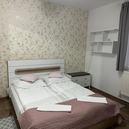 Apartament De Inchiriat Борсек Экстерьер фото