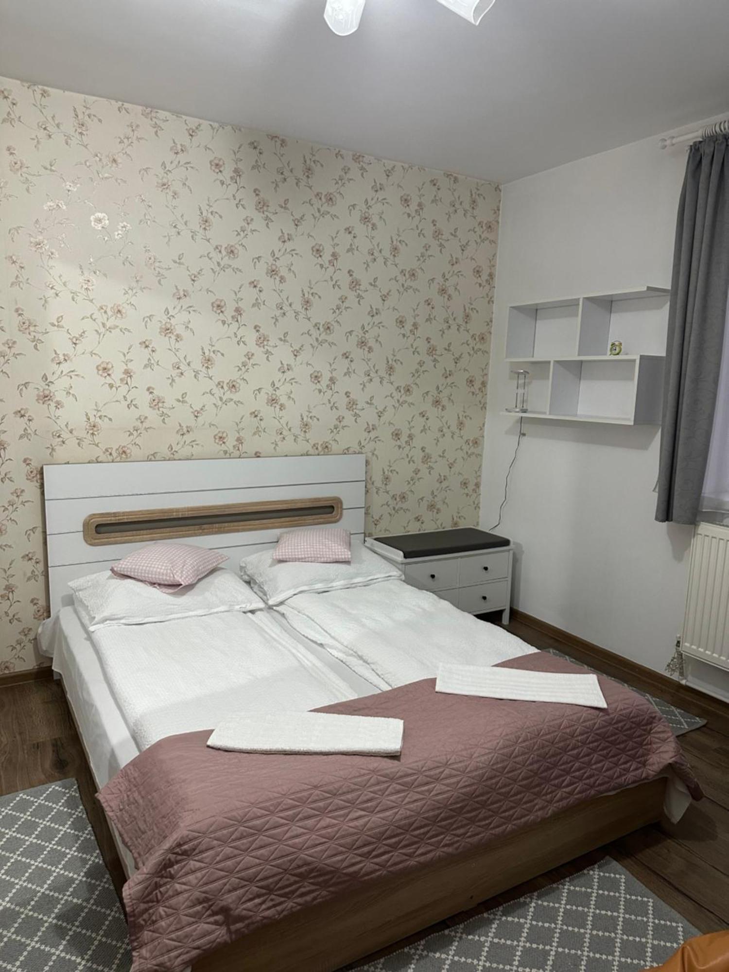 Apartament De Inchiriat Борсек Экстерьер фото